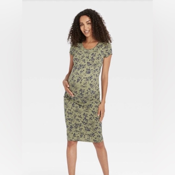 Isabel Maternity by Ingrid & Isabel Dresses & Skirts - Ingrid & Isabel Maternity T-Shirt Dress Green Floral Size L Stretchy